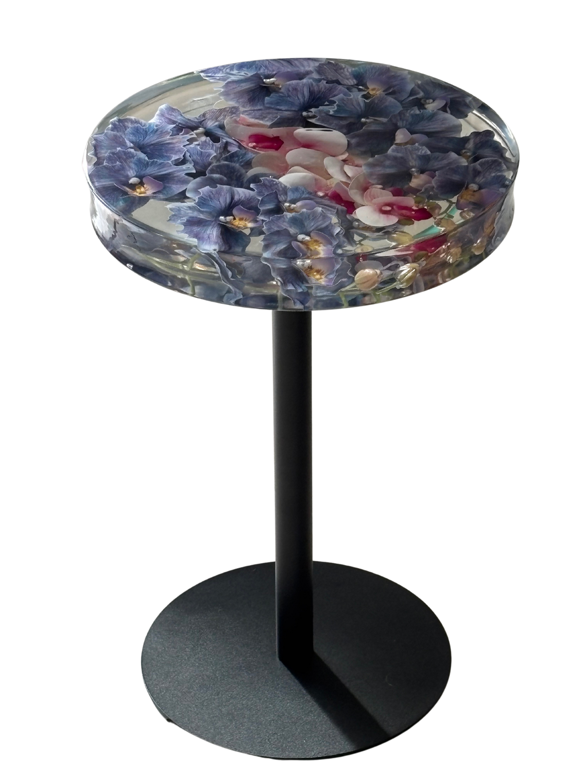 „Violet Orchid Dream“ – Runder Blumentisch mit eingefassten Orchideen in Epoxidharz
