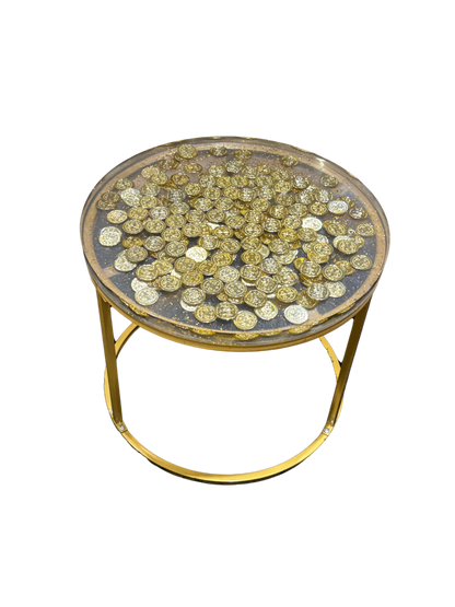 Gold Coin Table – Glänzender Luxus im Epoxidharz-Design