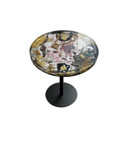 Gangsta Tisch – Bling, Blut, Bitcoin & Gangsterromantik